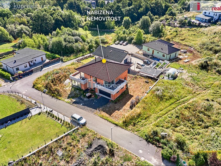Prodej  rodinného domu 340 m^2 V Oblouku, Jenišov 