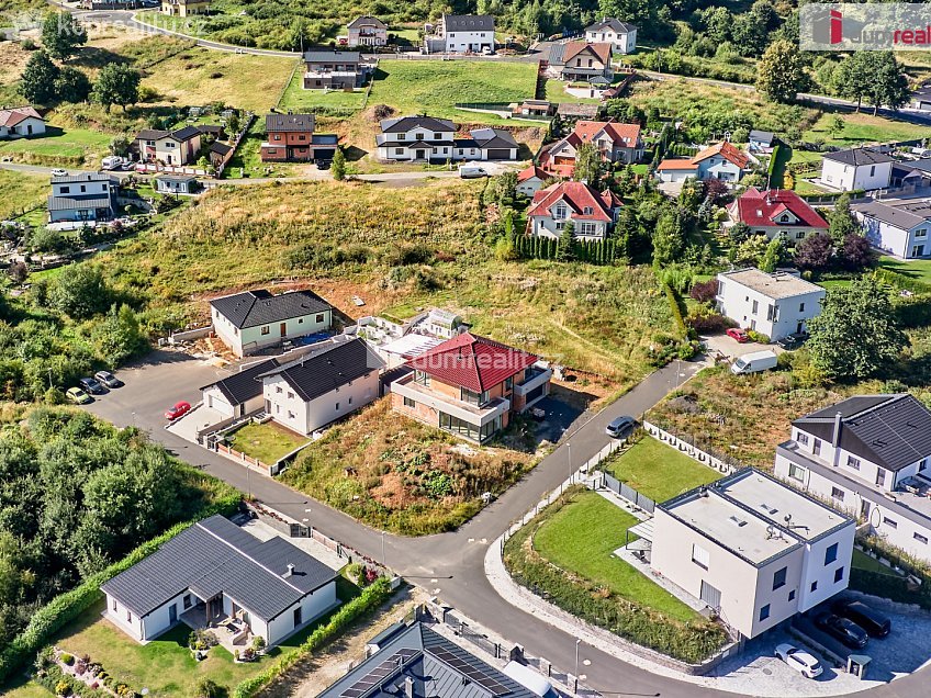 Prodej  rodinného domu 340 m^2 V Oblouku, Jenišov 