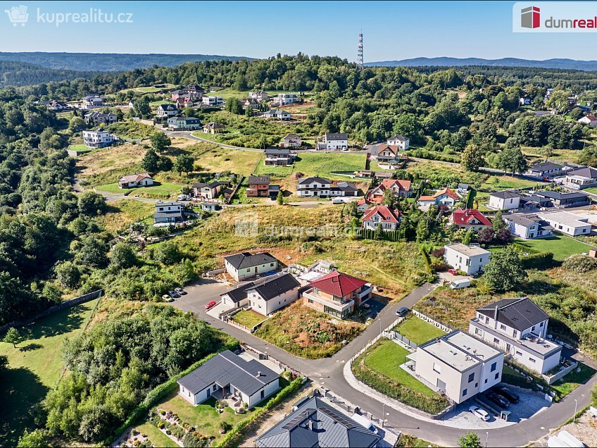Prodej  rodinného domu 340 m^2 V Oblouku, Jenišov 