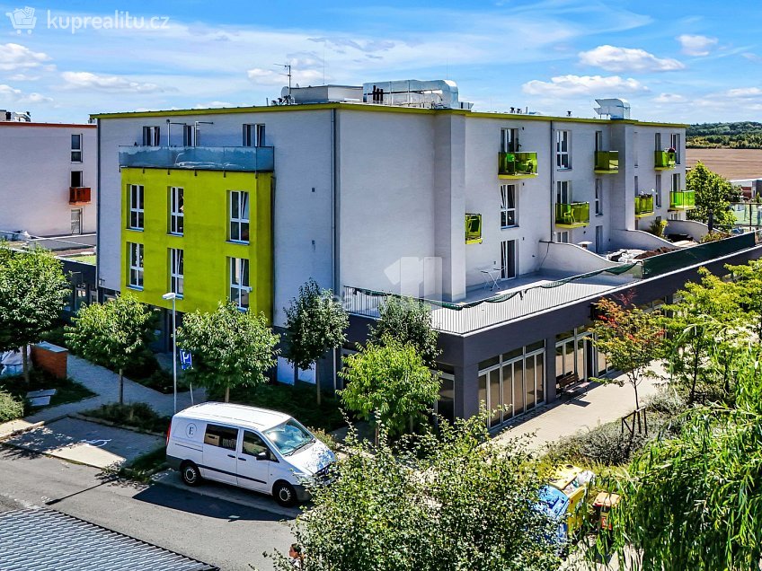 Prodej bytu 3+kk 74 m^2 Cedrová, Jesenice 