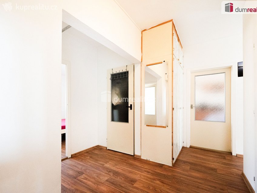 Pronájem bytu 3+1 78 m^2 M. Horákové, České Budějovice 