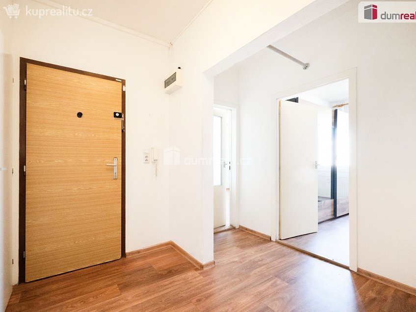 Pronájem bytu 3+1 78 m^2 M. Horákové, České Budějovice 