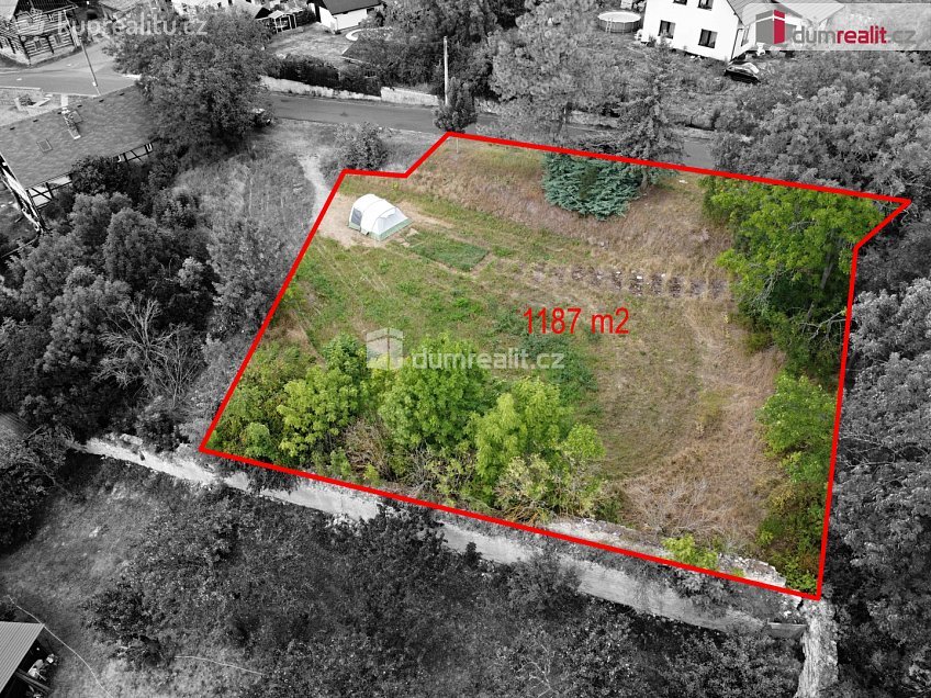 Prodej  stavebního pozemku 1187 m^2 Polepy, Polepy 