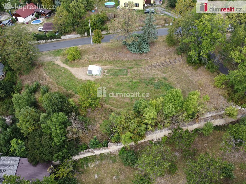 Prodej  stavebního pozemku 1187 m^2 Polepy, Polepy 