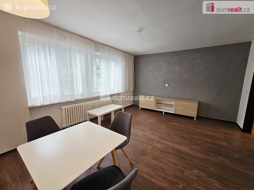 Pronájem bytu 3+kk 77 m^2 U vojenské nemocnice, Praha 6 
