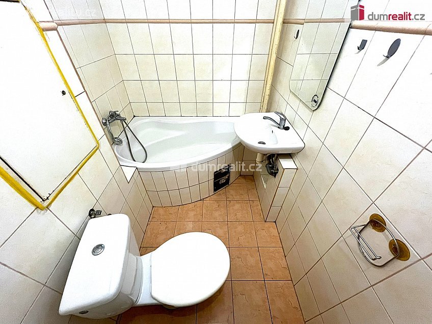 Prodej bytu 2+1 62 m^2 Na Hradčanech, Cheb 