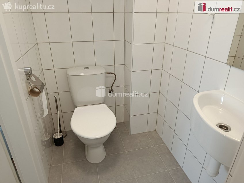 Pronájem bytu 1+1 28 m^2 Týmlova, Praha 4 