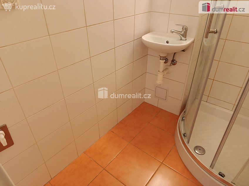 Pronájem bytu 1+kk 36 m^2 Za poštou, Praha 10 