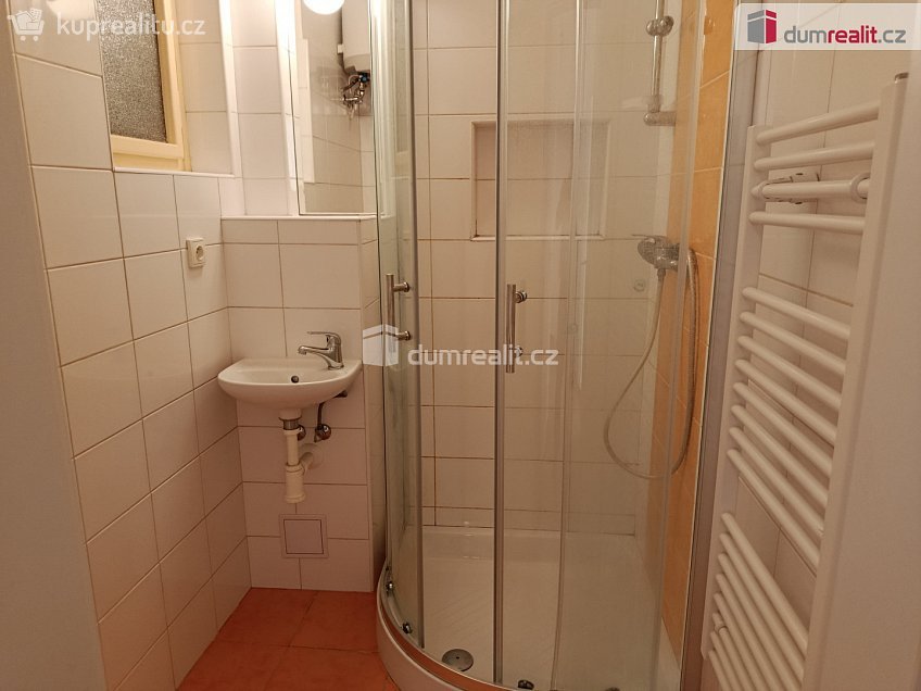 Pronájem bytu 1+kk 36 m^2 Za poštou, Praha 10 