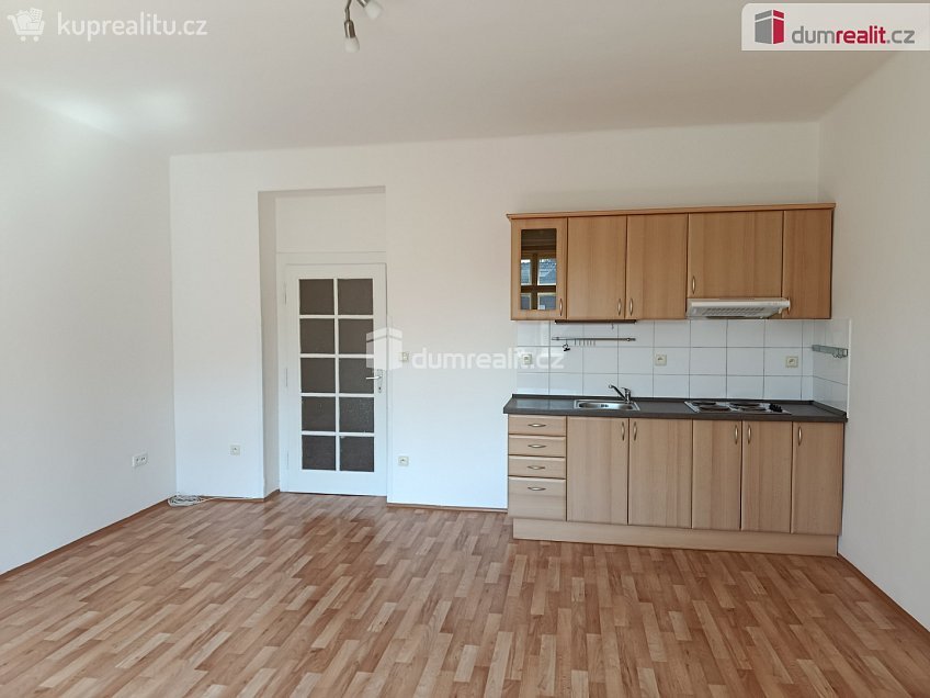 Pronájem bytu 1+kk 36 m^2 Za poštou, Praha 10 