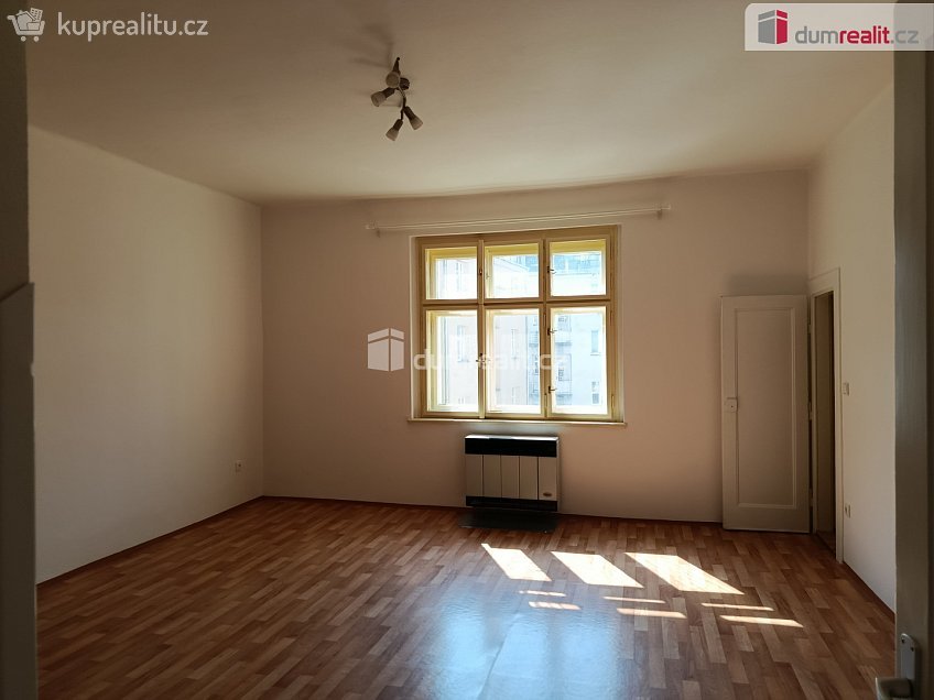 Pronájem bytu 1+kk 36 m^2 Za poštou, Praha 10 