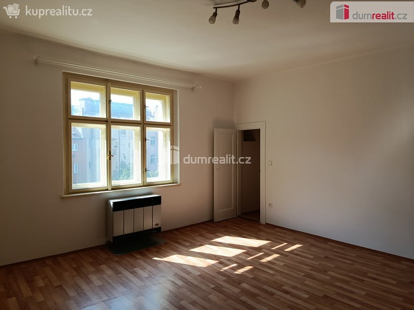 Pronájem bytu 1+kk 36 m^2 Za poštou, Praha 10 