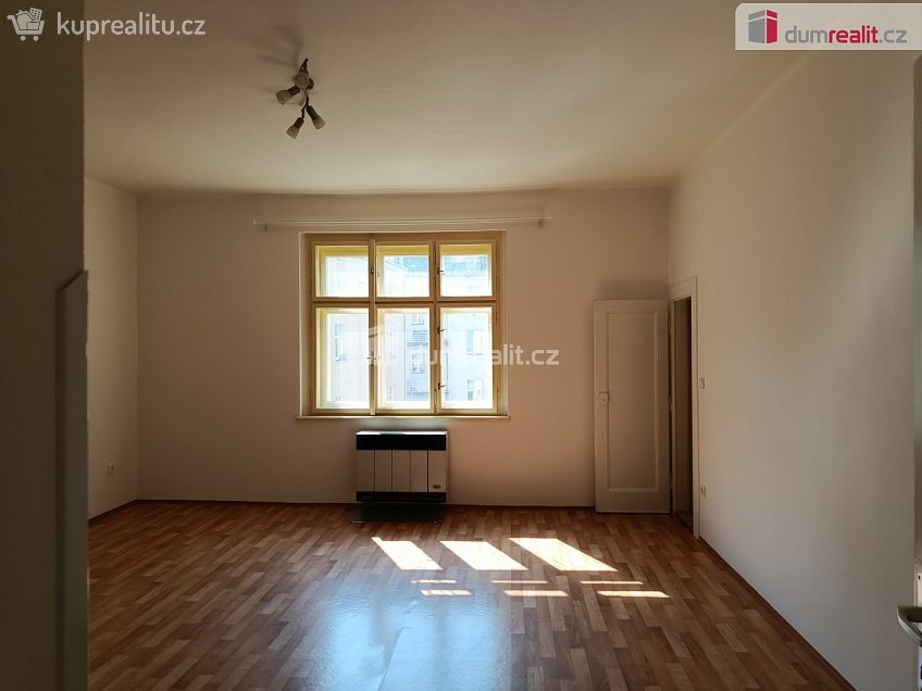 Pronájem bytu 1+kk 36 m^2 Za poštou, Praha 10 