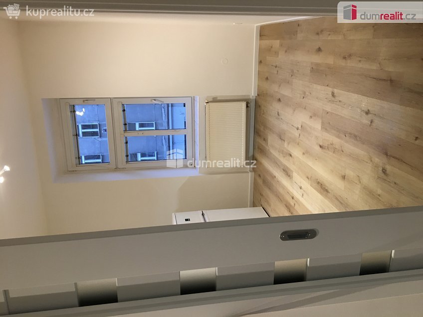Pronájem bytu 1+1 32 m^2 Čestmírova, Praha 4 