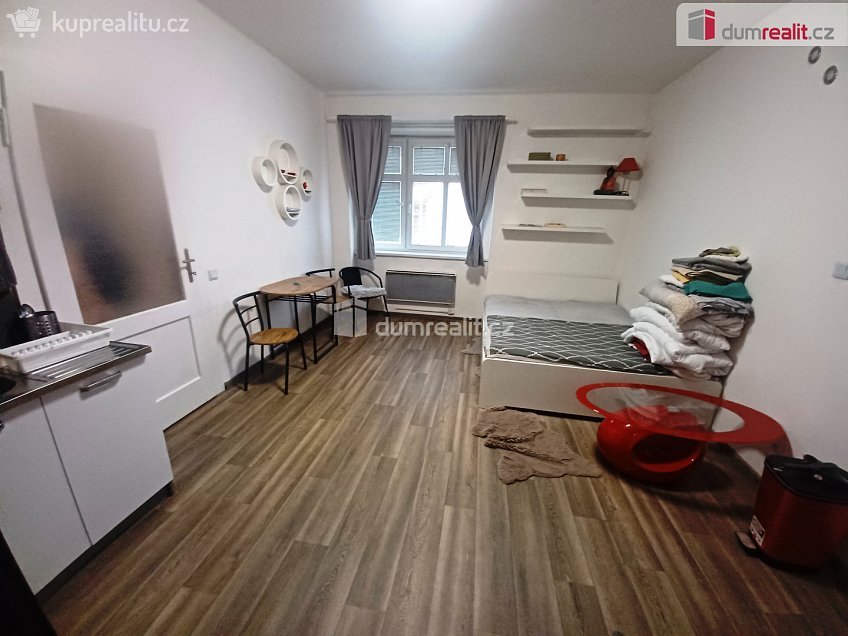 Pronájem bytu 1+kk 26 m^2 Zámecká, Děčín 