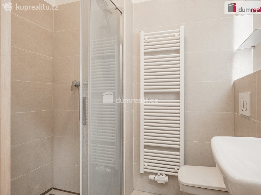 Prodej  rodinného domu 111 m^2 Pod Humny, Odolena Voda 