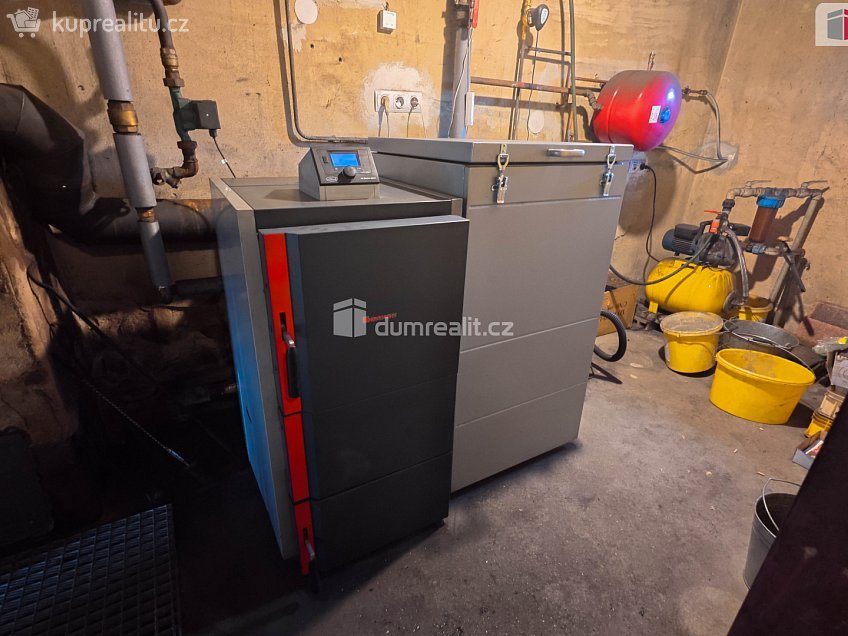 Prodej  rodinného domu 300 m^2 Bystřice, Bystřice 