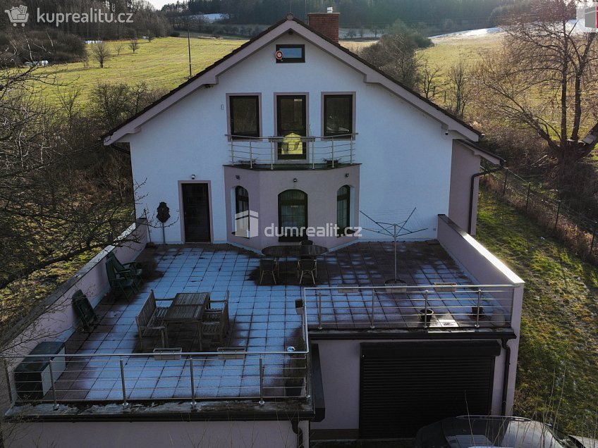 Prodej  rodinného domu 300 m^2 Bystřice, Bystřice 