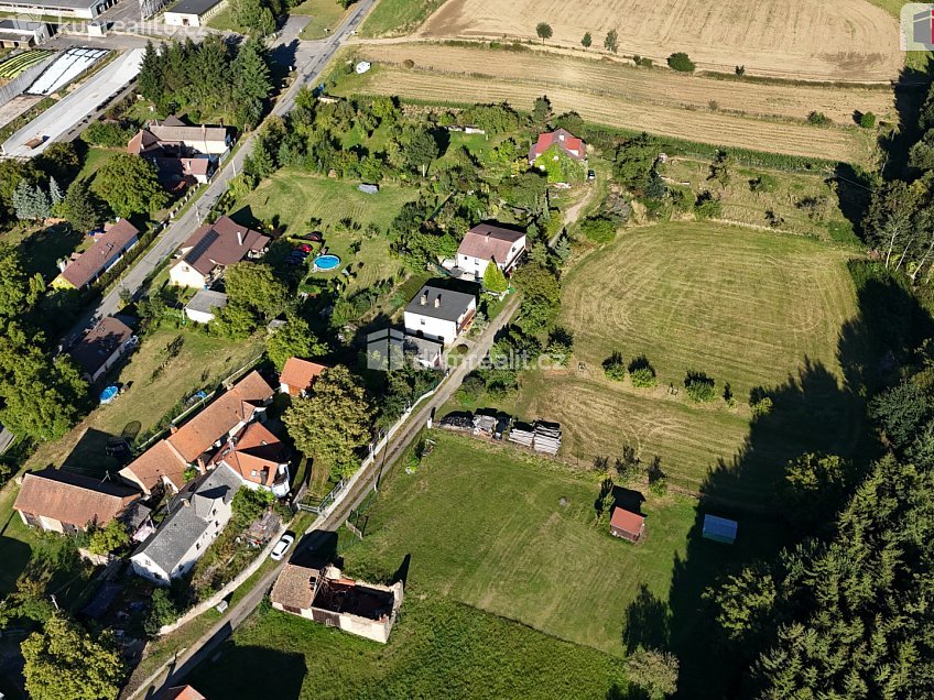 Prodej  stavebního pozemku 2276 m^2 Klučenice, Klučenice 
