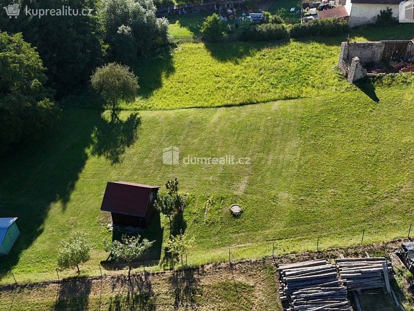 Prodej  stavebního pozemku 2276 m^2 Klučenice, Klučenice 