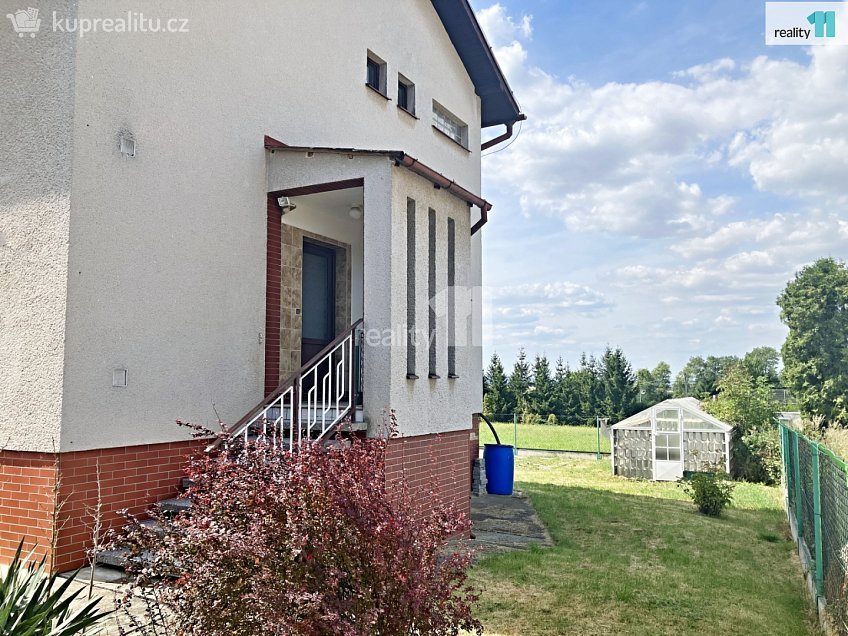 Prodej  rodinného domu 178 m^2 U Stadionu, Chlumčany 