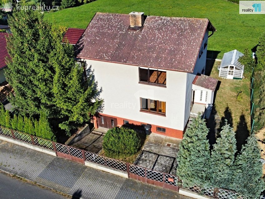 Prodej  rodinného domu 178 m^2 U Stadionu, Chlumčany 