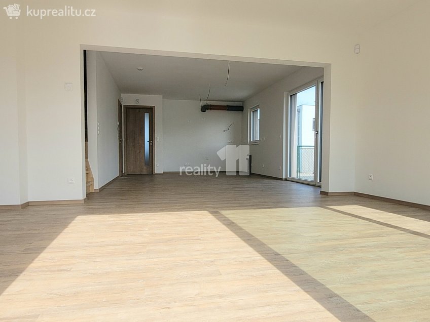 Prodej  rodinného domu 353 m^2 Pechlátova, Kladno 