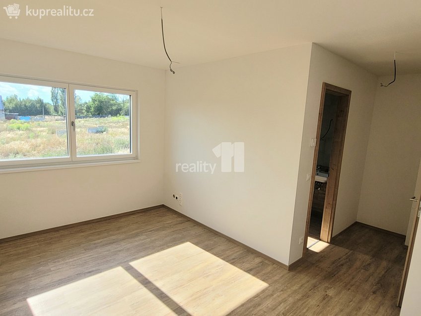Prodej  rodinného domu 353 m^2 Pechlátova, Kladno 