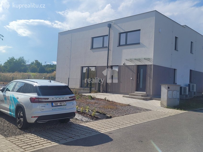 Prodej  rodinného domu 353 m^2 Pechlátova, Kladno 