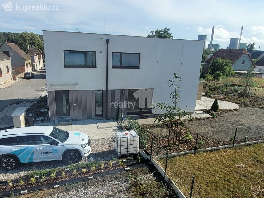 Prodej  rodinného domu 353 m^2 Pechlátova, Kladno 