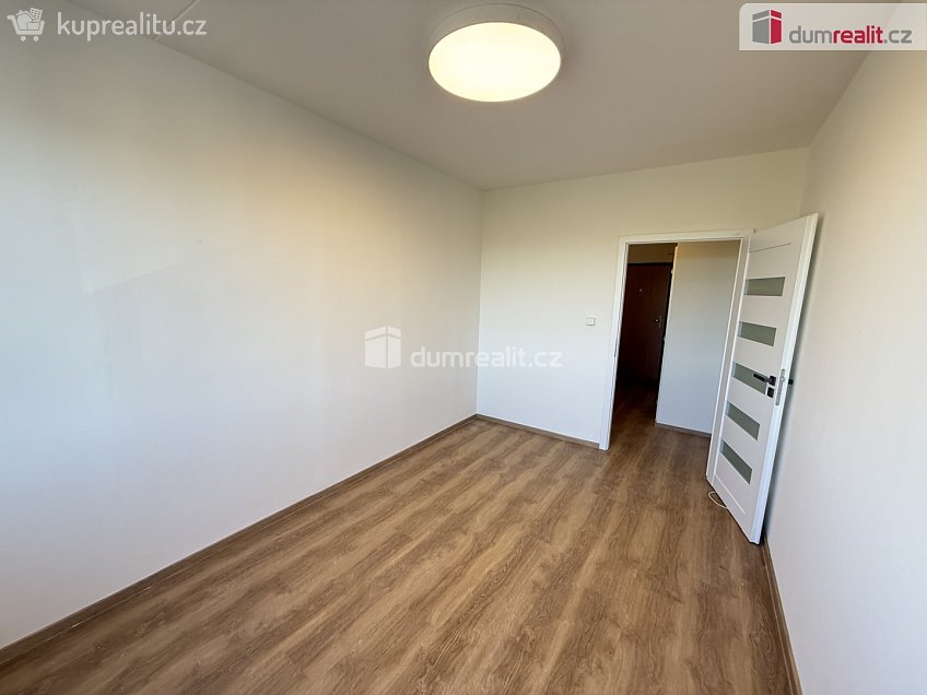 Pronájem bytu 2+kk 48 m^2 Blažimská, Praha 11 