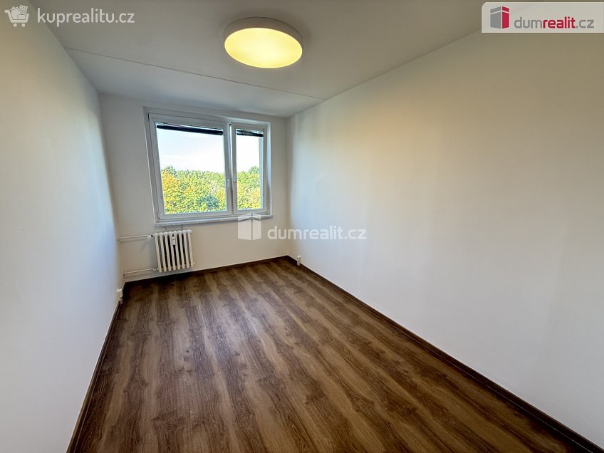 Pronájem bytu 2+kk 48 m^2 Blažimská, Praha 11 