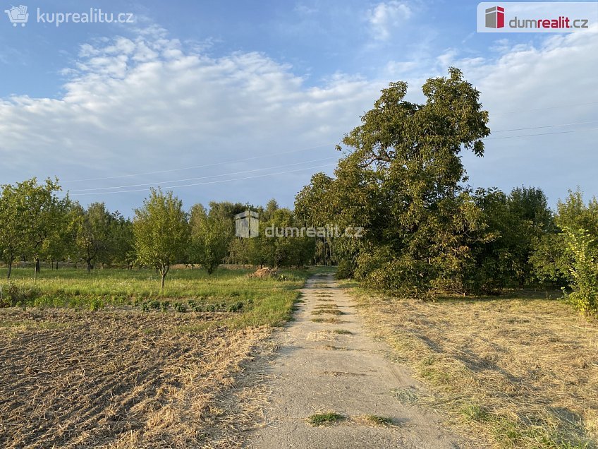 Prodej  stavebního pozemku 1836 m^2 Uherský Ostroh, Uherský Ostroh 