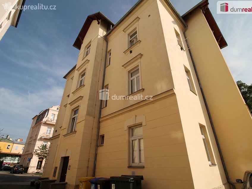 Pronájem bytu 1+kk 25 m^2 Hlavní třída, Mariánské Lázně 