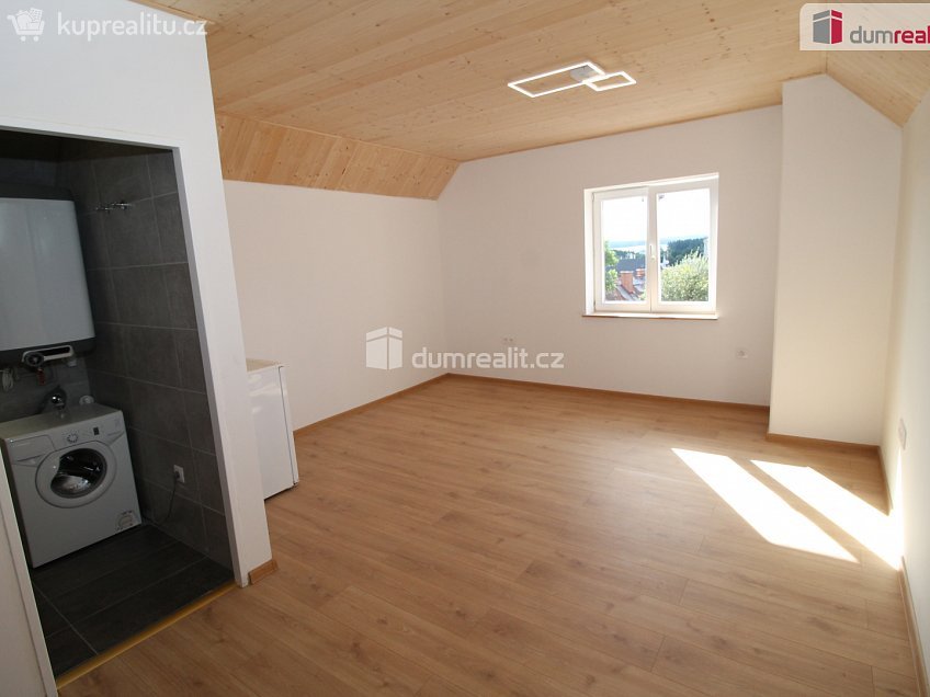 Pronájem bytu 1+kk 25 m^2 Hlavní třída, Mariánské Lázně 