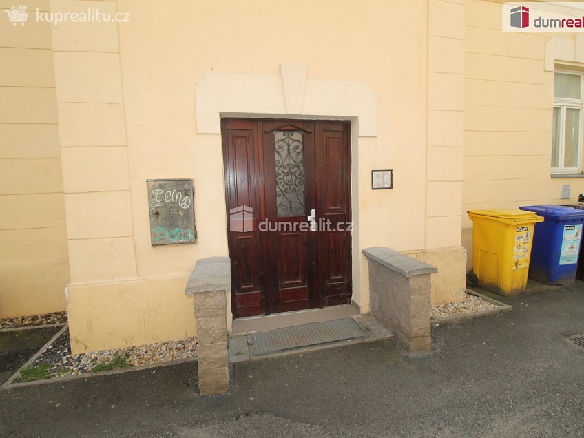 Pronájem bytu 1+kk 25 m^2 Hlavní třída, Mariánské Lázně 