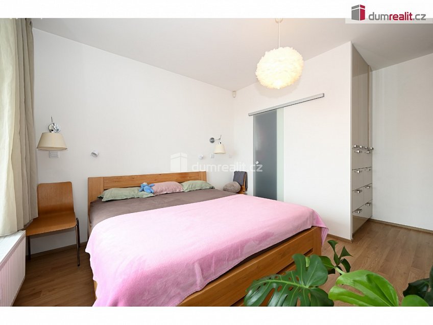 Prodej bytu 4+kk 120 m^2 Bermanova, Praha-Čakovice 