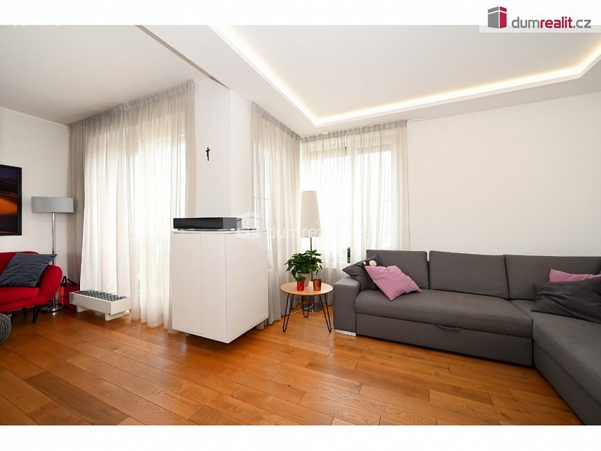 Prodej bytu 4+kk 120 m^2 Bermanova, Praha-Čakovice 