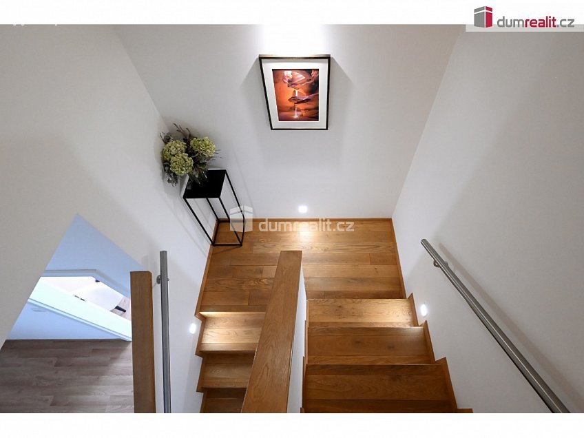 Prodej bytu 4+kk 120 m^2 Bermanova, Praha-Čakovice 