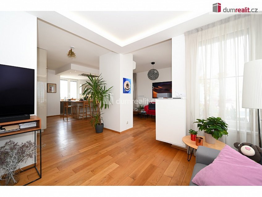 Prodej bytu 4+kk 120 m^2 Bermanova, Praha-Čakovice 