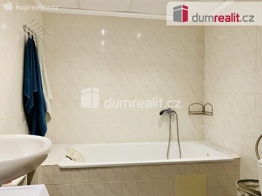 Pronájem bytu 2+kk 68 m^2 Husova, Mariánské Lázně 