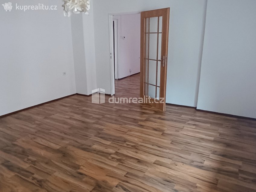 Pronájem bytu 2+1 80 m^2 Křížová, Děčín 
