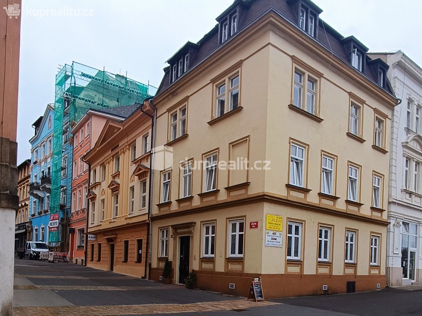 Pronájem bytu 2+1 80 m^2 Křížová, Děčín 