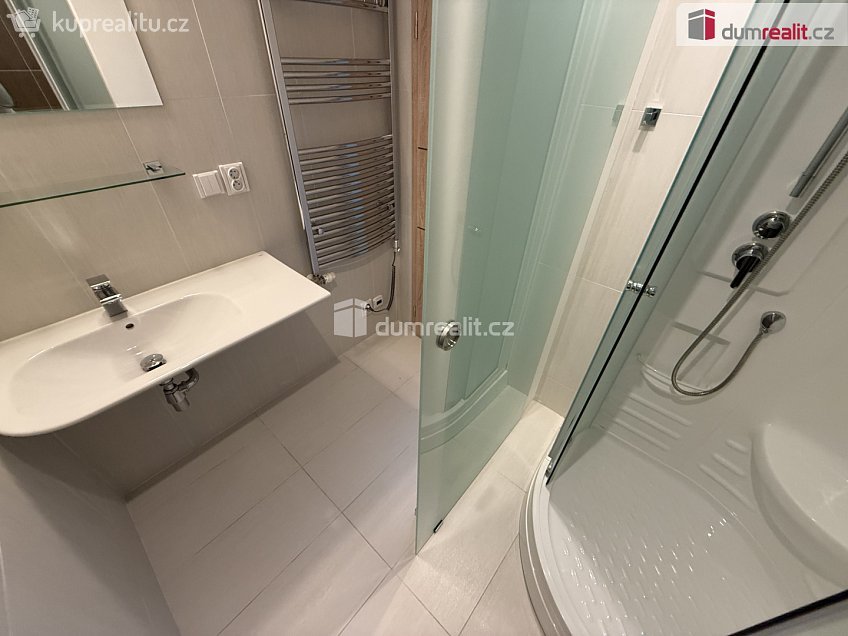 Pronájem bytu 2+kk 40 m^2 Lublaňská, Praha 2 
