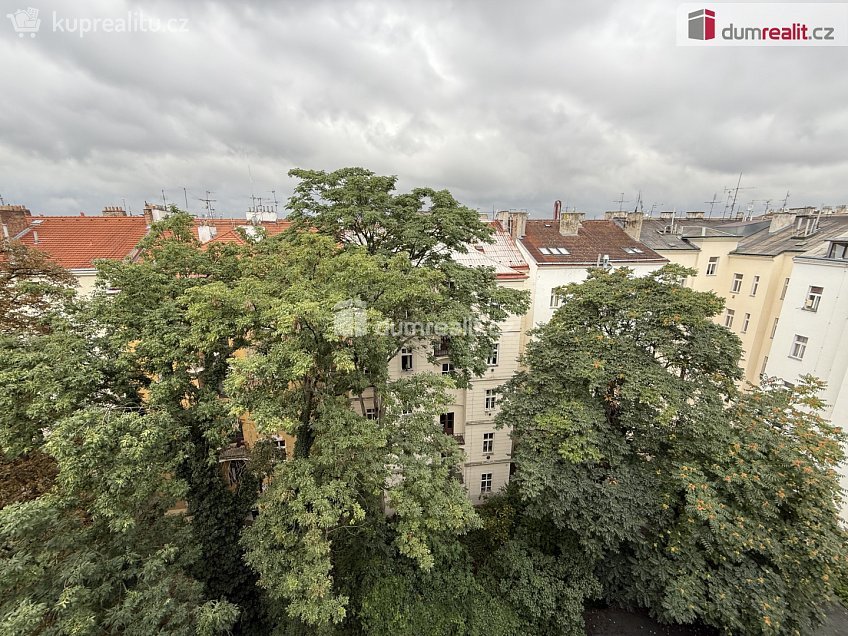 Pronájem bytu 2+kk 40 m^2 Lublaňská, Praha 2 