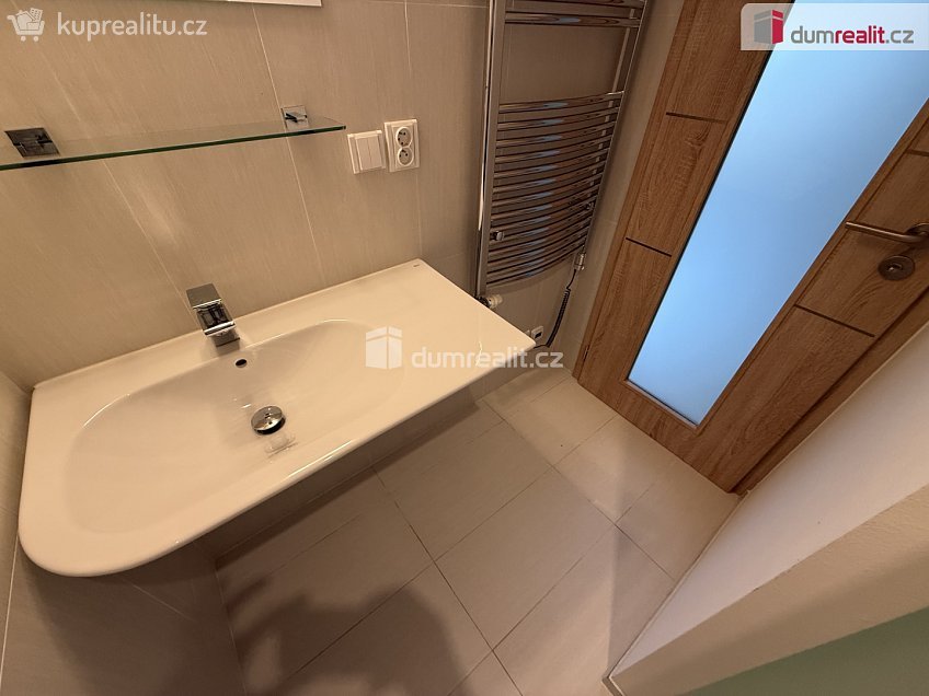 Pronájem bytu 2+kk 40 m^2 Lublaňská, Praha 2 