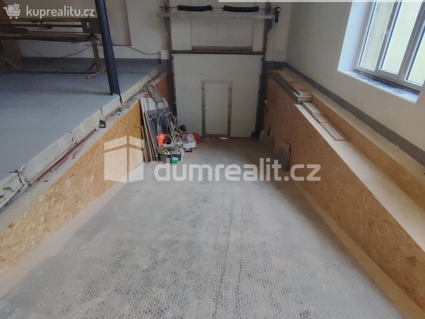 Pronájem  výrobních prostor 200 m^2 Janská, Janská 