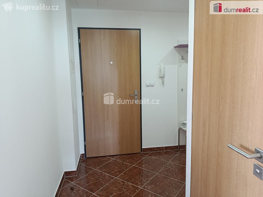 Pronájem bytu 3+kk 65 m^2 Nepomuckých, Praha 18 