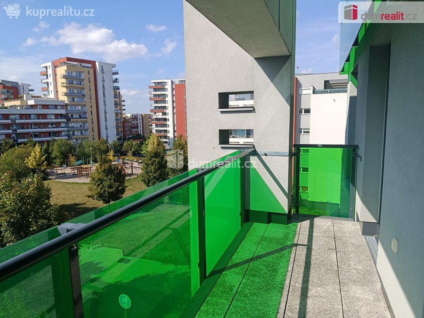 Pronájem bytu 3+kk 65 m^2 Nepomuckých, Praha 18 