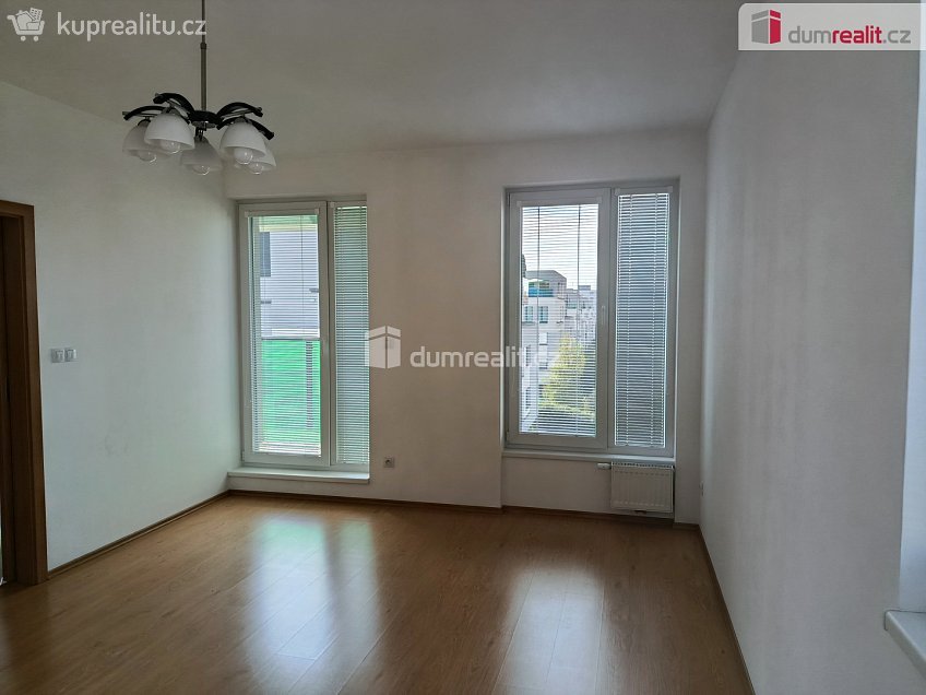 Pronájem bytu 3+kk 65 m^2 Nepomuckých, Praha 18 